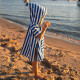 Poncho de bain rayé bleu grec et blanc