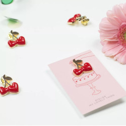 Pin's Belles de Mai - Cerise